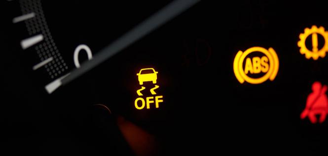 Bremsscheiben und Bremsbeläge wechseln :: Tuner's Edge Hobbywerkstatt in Furth Bremsscheiben und Bremsbeläge wechseln :: Tuner's Edge Hobbywerkstatt in Furth